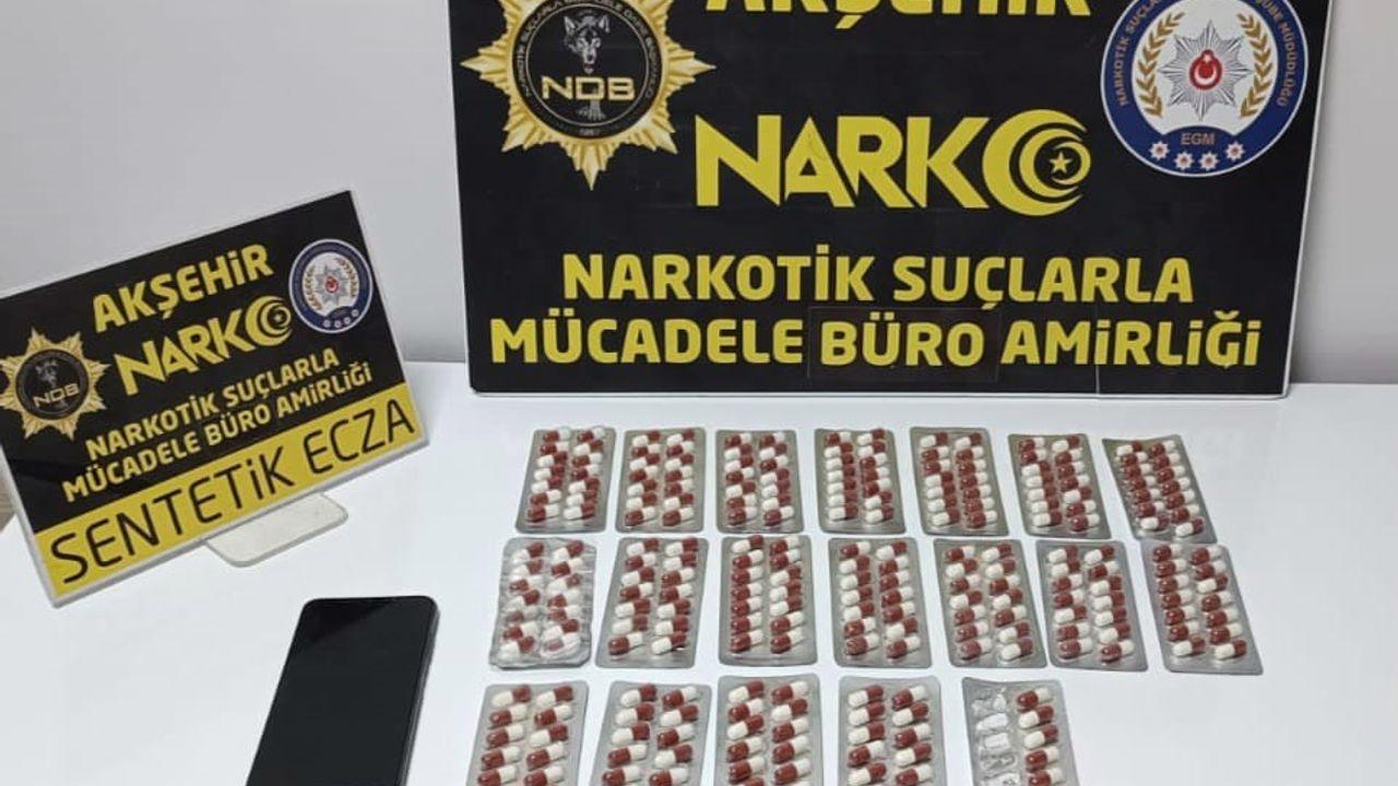 Akşehir’de sahte kimlikle yakalanan şahıstan uyuşturucu hap çıktı