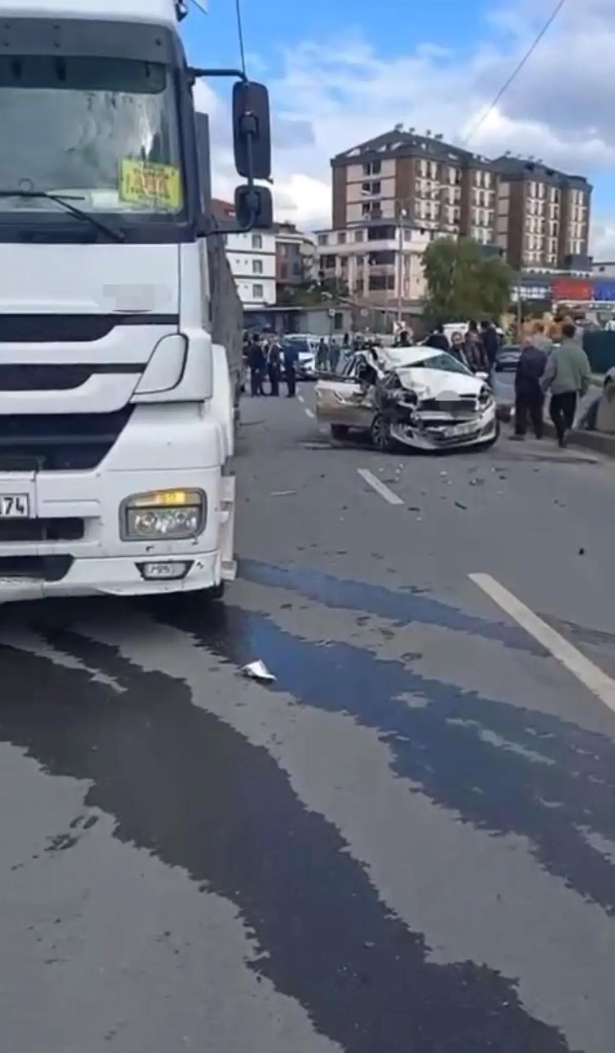 Arnavutköy'de Trafik Kazası: Anne Hayatını Kaybetti