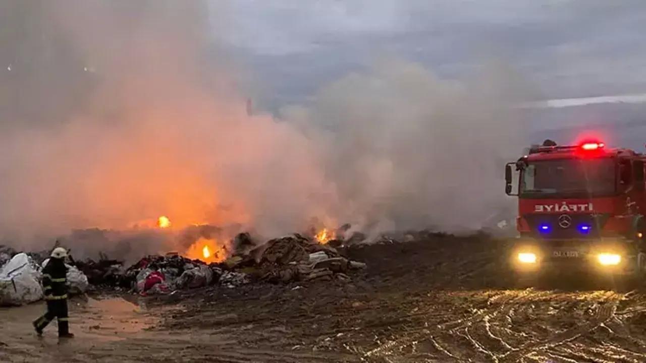 Atık toplama merkezinde çıkan yangın söndürüldü