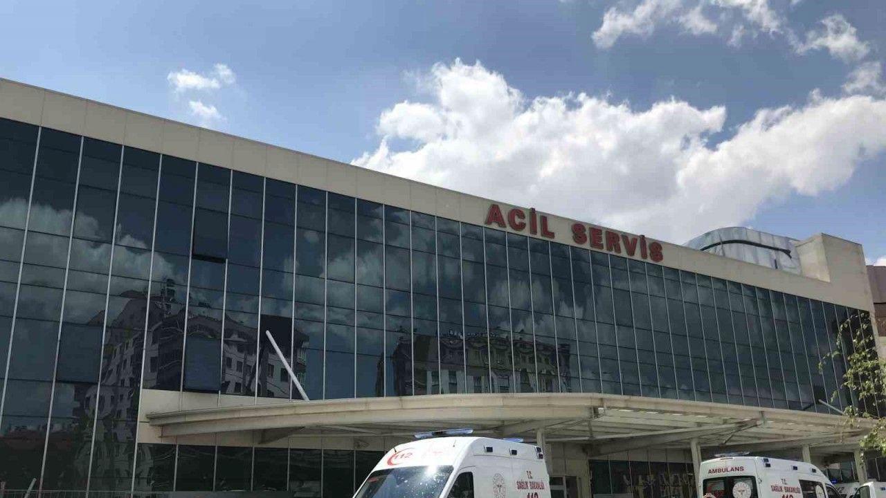 Baba ve oğlunun bıçakla saldırdığı galerici öldü