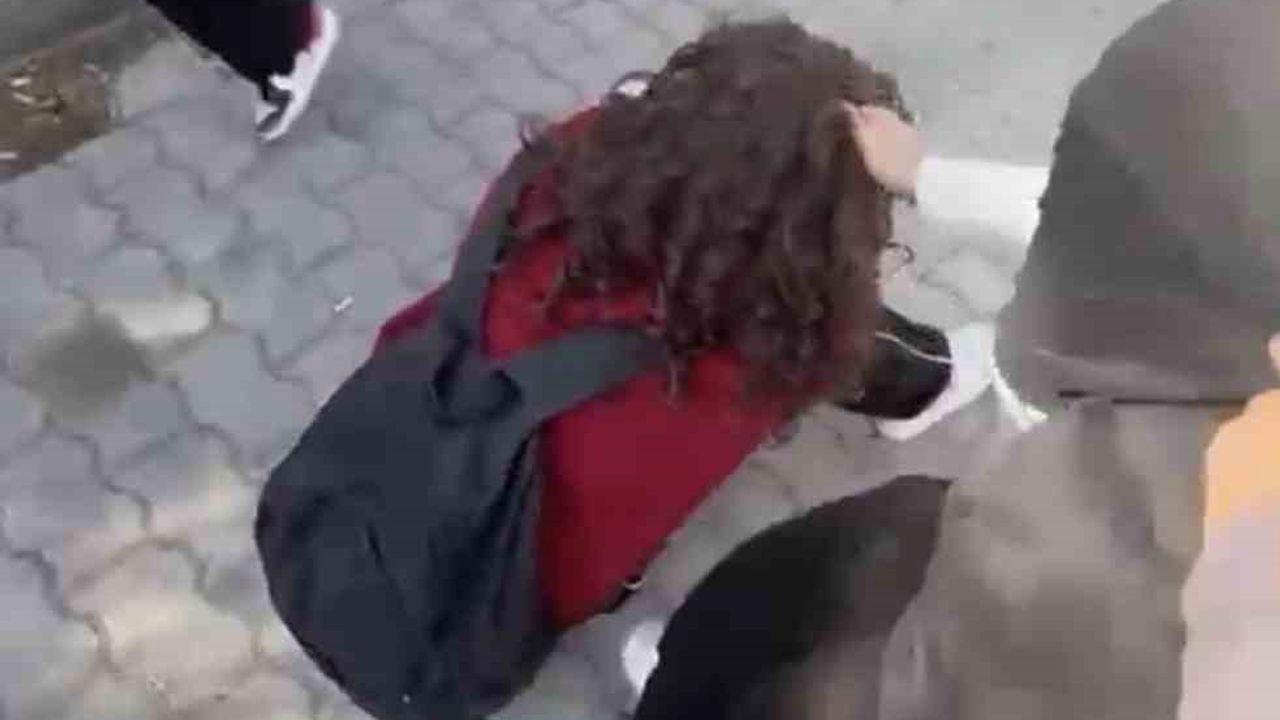 Balıkesir’de okul yakınında kız öğrencilerin kavgası kameraya yansıdı
