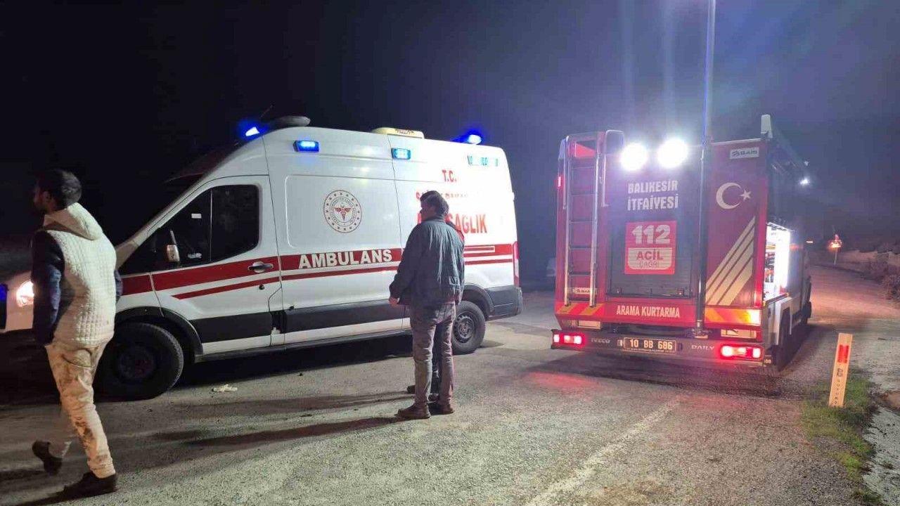 Balıkesir’de yol kenarına uçan arabanın şoförü yaralandı
