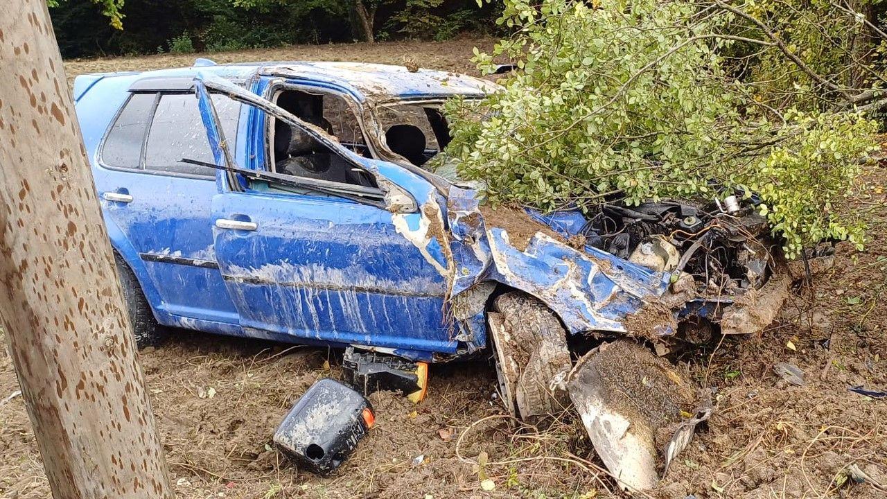 Bolu’da araba tarlaya uçtu, hurdaya döndü: 1 yaralı