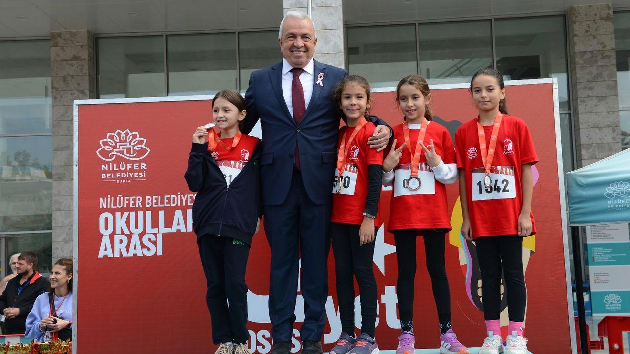 Bursa'da dereceye girenler ödüllendirildi