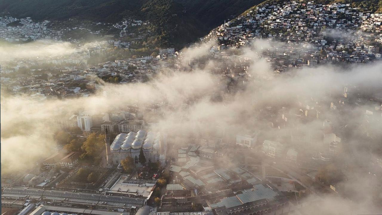 Bursa'da yağış yerini sisli bir havaya bıraktı