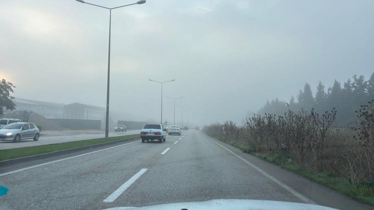 Bursalılar güne yoğun sisle uyandı