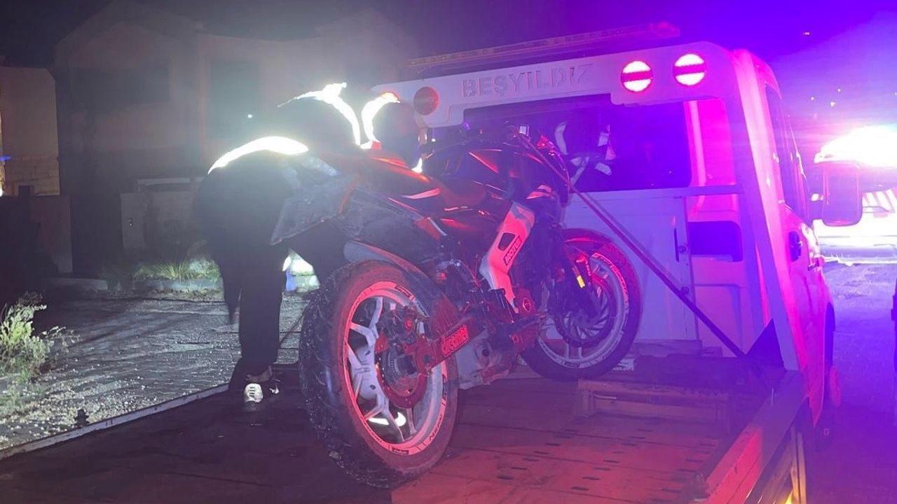Çeşme’de plakasız, kasksız ve abartı egzozlu motorlara sıkı denetim
