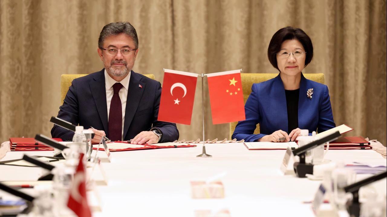 Çin'e su eserleri ve badem ihracatı için imzalar atıldı