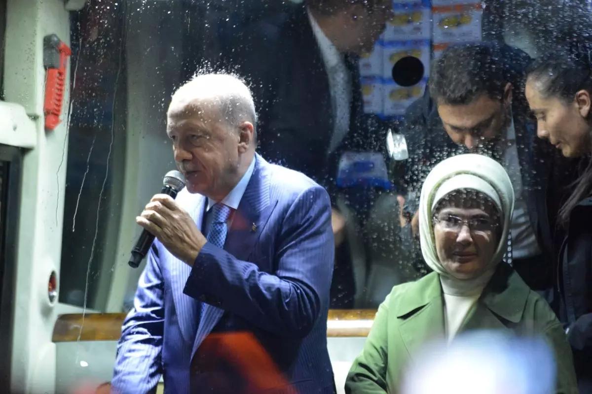 Cumhurbaşkanı Erdoğan, Rize'ye geldi: 'Ana-baba ocağına gidelim'