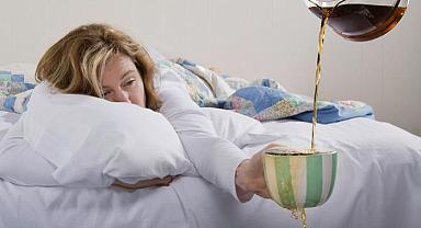 Kahvesiz uyanamam diyenler dikkat! Aşırı kahve tüketmenin zararları: Bu uyarılar tehlikeyi işaret ediyor olabilir...