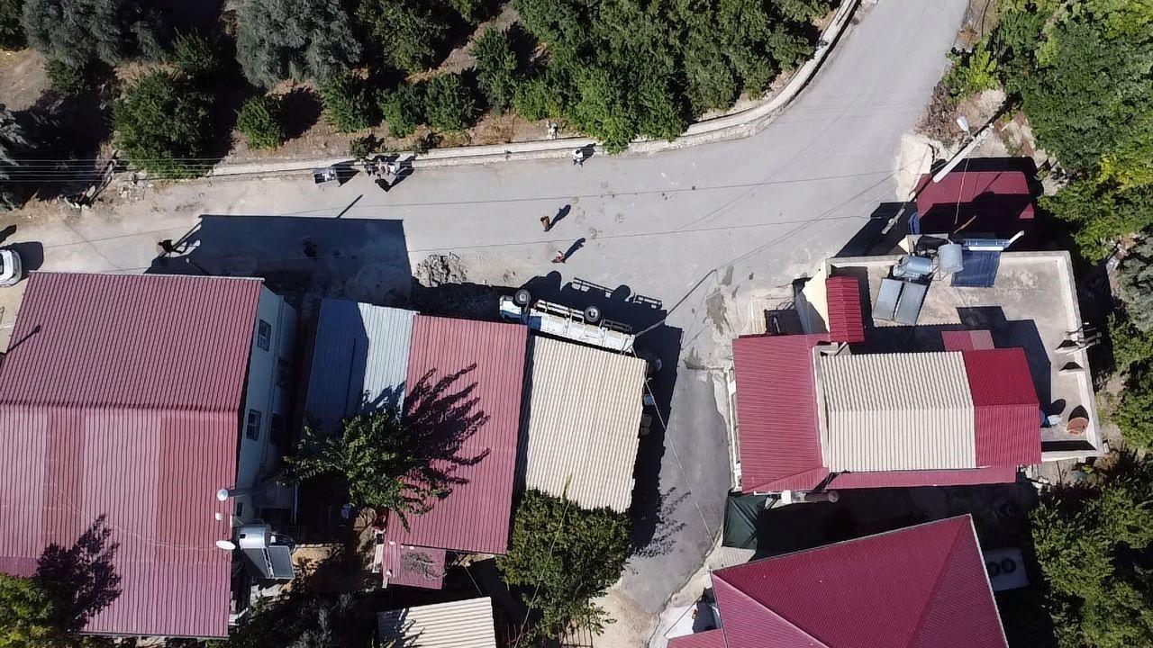 Kamyonet 2 meskenin ortasındaki depoya girdi, yaralılar grupların çalışmasıyla kurtarıldı