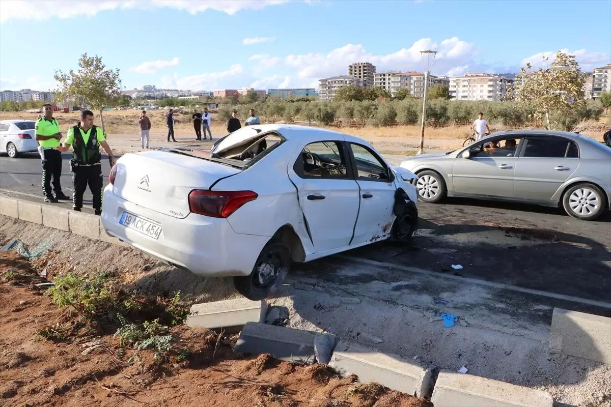 Kilis'te Trafik Kazası: 2 Yaralı