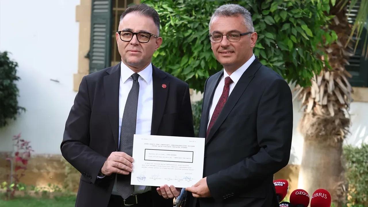 KKTC'de Tufan Erhürman mazbatasını aldı