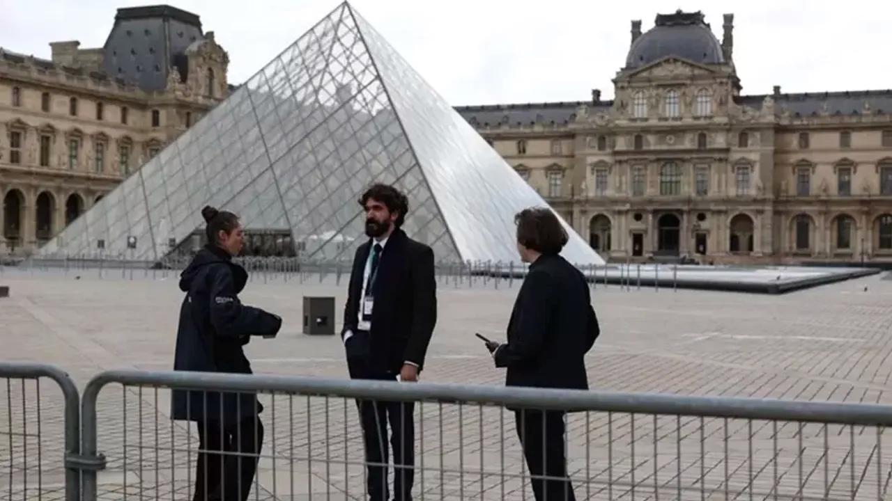Louvre Müzesi müdüründen