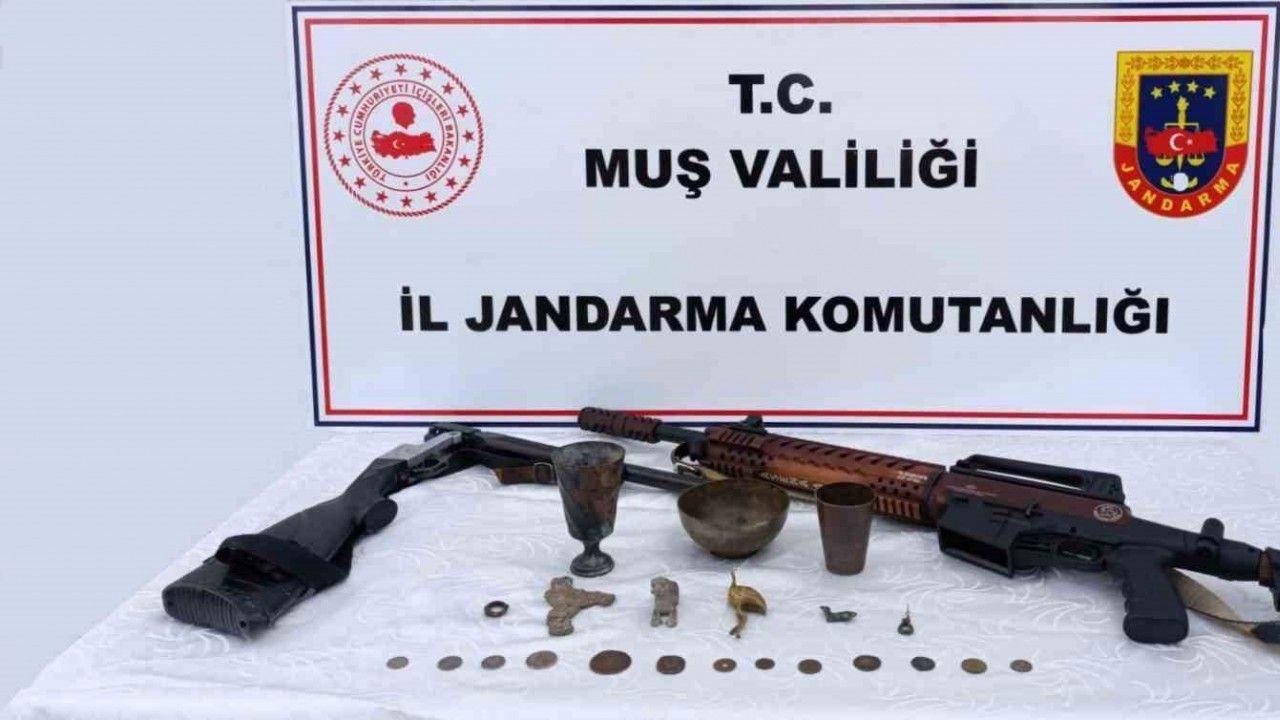 Muş’ta tarihi eser operasyonu: Çok sayıda obje ele geçirildi