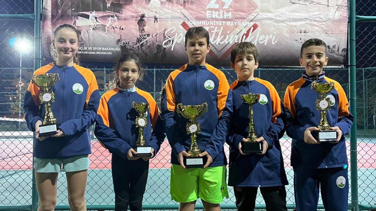 Osmangazili raketlerden madalya yağmuru!