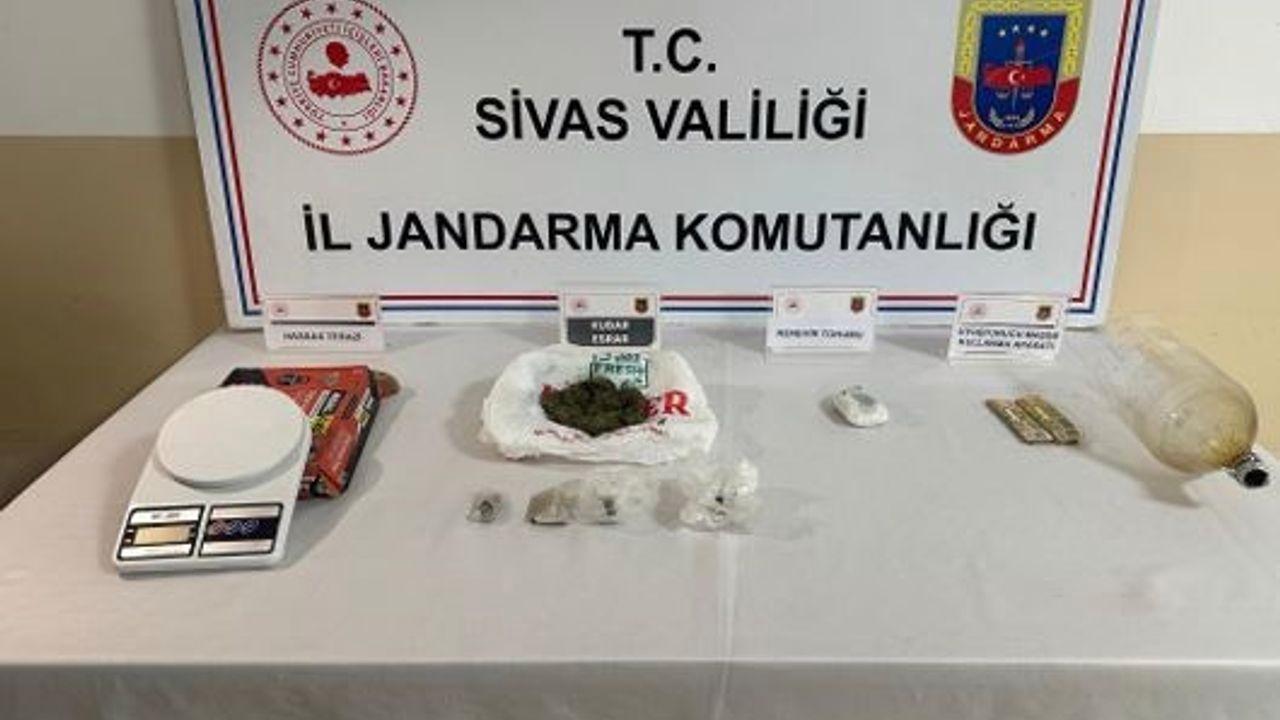Sivas’ta jandarmadan uyuşturucu operasyonu: 1 kişi tutuklandı