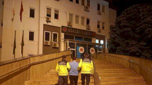 Bebekli arabası sıkıştırıp kazaya sebep olan maganda tutuklandı