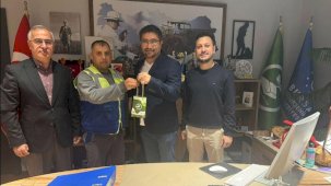 Bursa'da altın dolu çantayı polis merkezine teslim etti