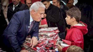 Bursa'da Ata posterleriye donatılıyor