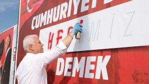 Bursa'da Cumhuriyet Demek kampanyasına yoğu ilgi!
