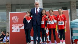 Bursa'da dereceye girenler ödüllendirildi