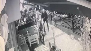 Bursa’da mekana alınmayan alkollü şahıs dehşet saçtı: 4 yaralı