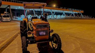 Bursa'da otoyolda traktörle seyir eden sürücüye ceza