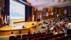 BUÜ’de geleceğin mesleki eğitimi tartışıldı