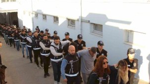 Cinayetlere karışan 