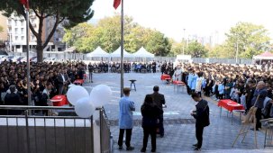 Demirtaşpaşa Mesleki ve Teknik Anadolu Lisesi'nde önlük giyme töreni düzenlendi