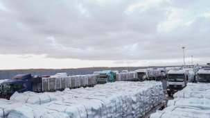 Gazze’ye insani yardım taşıyan 400 kamyon giriş yaptı