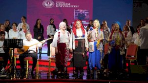 İGÜ’de Gençleşen Türküler’le Cumhuriyet coşkusu