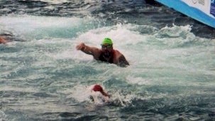 İstanbul Boğazı'nda kaybolan Rus yüzücüyü bulana para ödülü: Annesi açıkladı