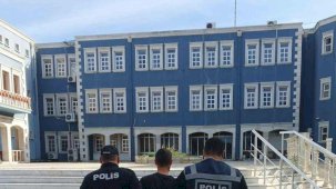 İzmir’de silahlı gasp zanlıları yakalandı, 1 kişi tutuklandı