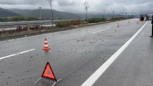 İznik'te Otomobil Takla Attı