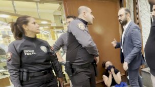 Kadının sahte altın oyunu kapalı çarşıda bozuldu