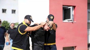 Kavga ettiği arkadaşını 100 metreden vurarak öldürdü: 