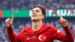 Kenan Yıldız'ın sevgilisi Natalia Shadle pozlarıyla beğeni topluyor!