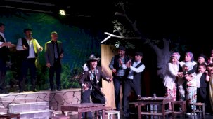 Komşu Köyün Delisi sezona yine kapalı gişeyle başladı