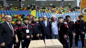 Konya Büyükşehir Belediyesi Amatör Spor Kulüplerine Gereç Takviyesini Sürdürüyor