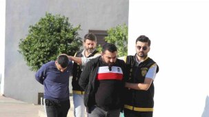 Kuzenini öldürdü: 