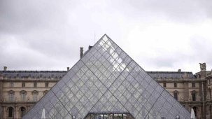 Louvre Müzesi’nden çalınan mücevherlerin değeri 88 milyon euro
