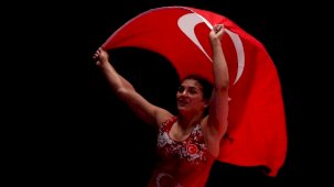 Nesrin Baş, 3. kez U23 dünya şampiyonu