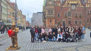 Nilüferli kız çocukları Polonya’da farklı kültürlerle buluştu