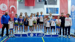 Osmangazili badmintoncular madalyaya doydu