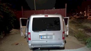 Polis ile ehliyetsiz şoför ortasında kovalamaca