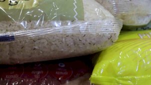 Şanlıurfa’da tarihi geçmiş ve kurtlanmış yüzlerce ürün ele geçirildi