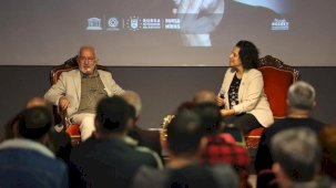 Simit kokusunda sahne ışığına seyahat