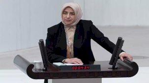 Sözleri reaksiyon çeken Hasret Varlıklı, kürsüye çıkıp düzeltme yaptı